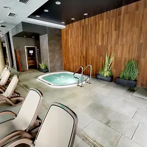 https://polanki-park-78-100.kolobrzeghotels.com